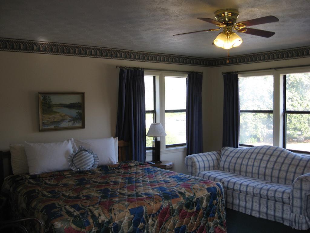 White Columns Motel Pine Mountain  Cameră foto